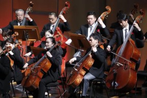 九游娱乐- DWG观众热烈欢呼！，德罗巴迎来三赛季出色发挥观众掌声雷动